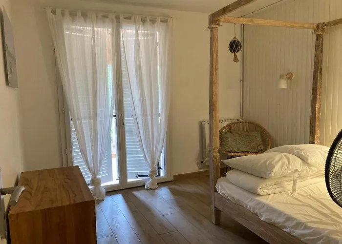 Holiday home La Canaulaise *